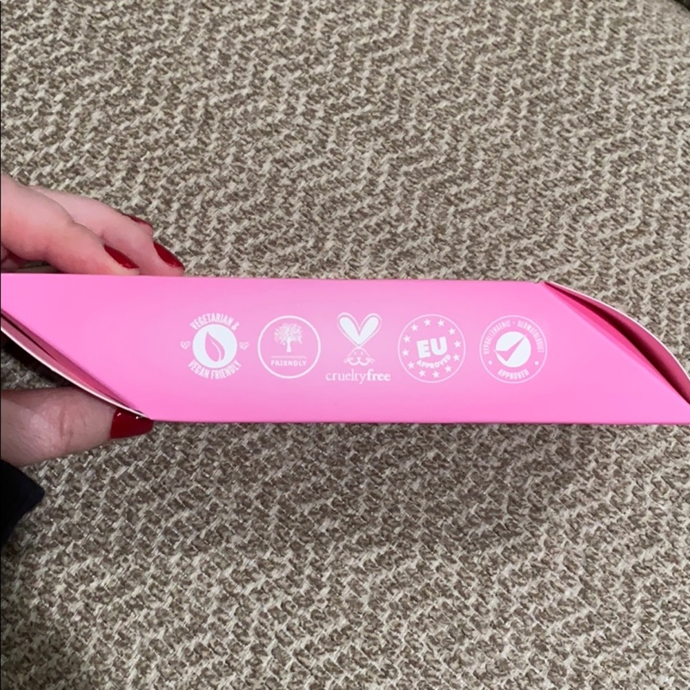 NIB Original MakeUp Eraser PINK - Picture 5 of 6
